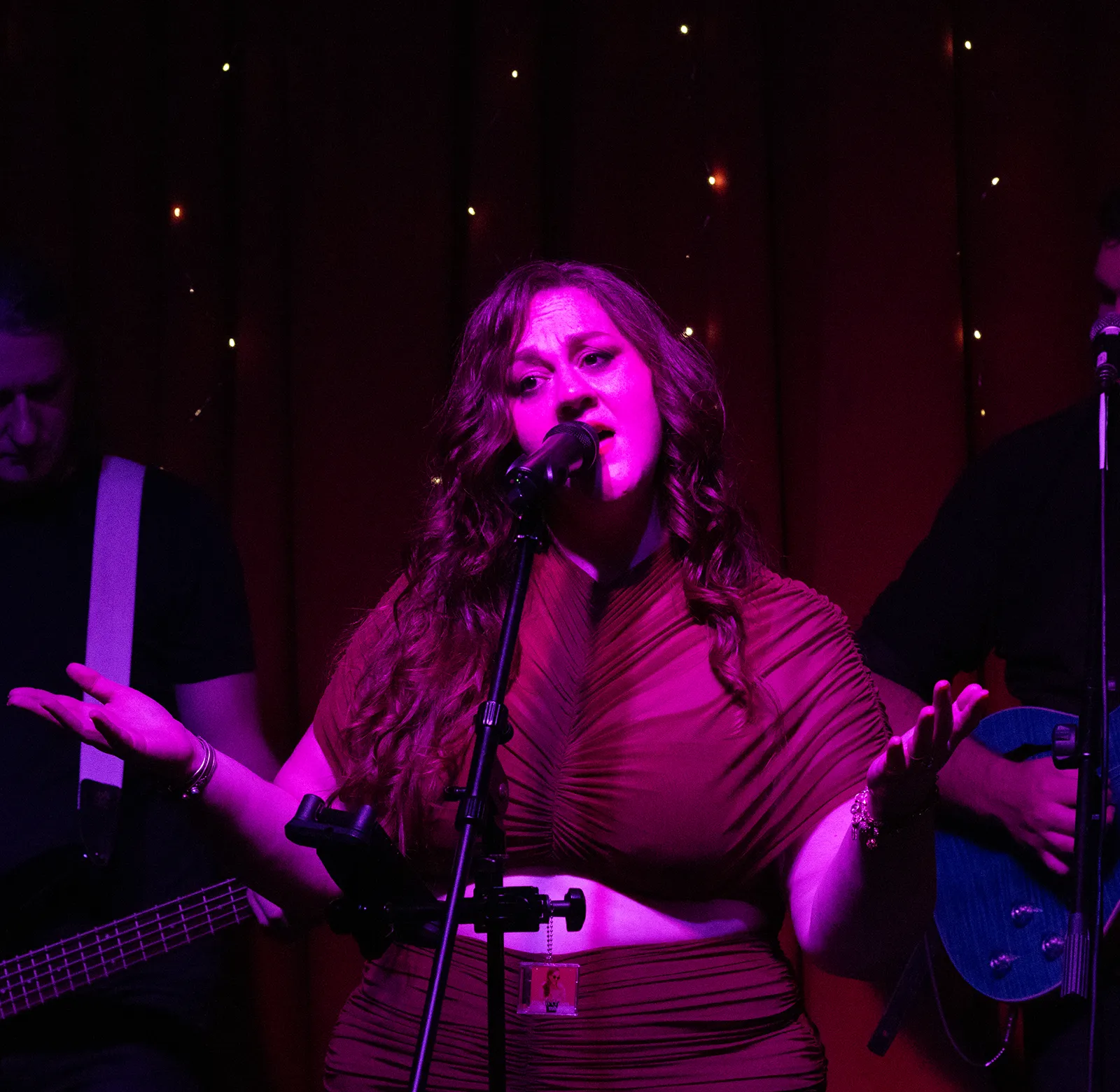 Peachy Cream Album Live Performance